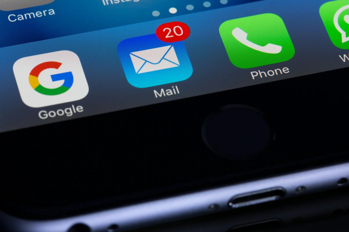 Monitoring email metrics