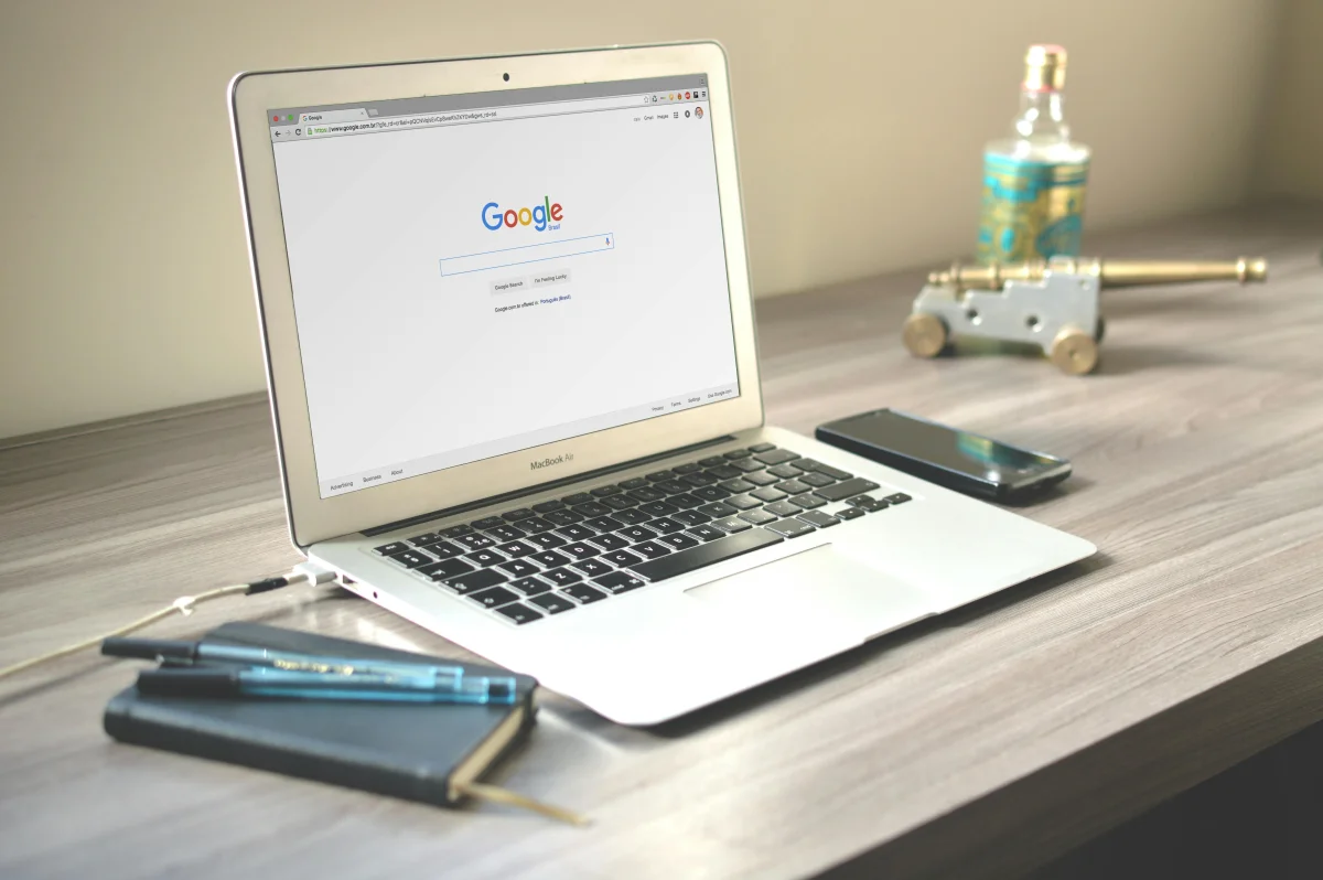 Diagram showing the flow of insights from Google Search Console