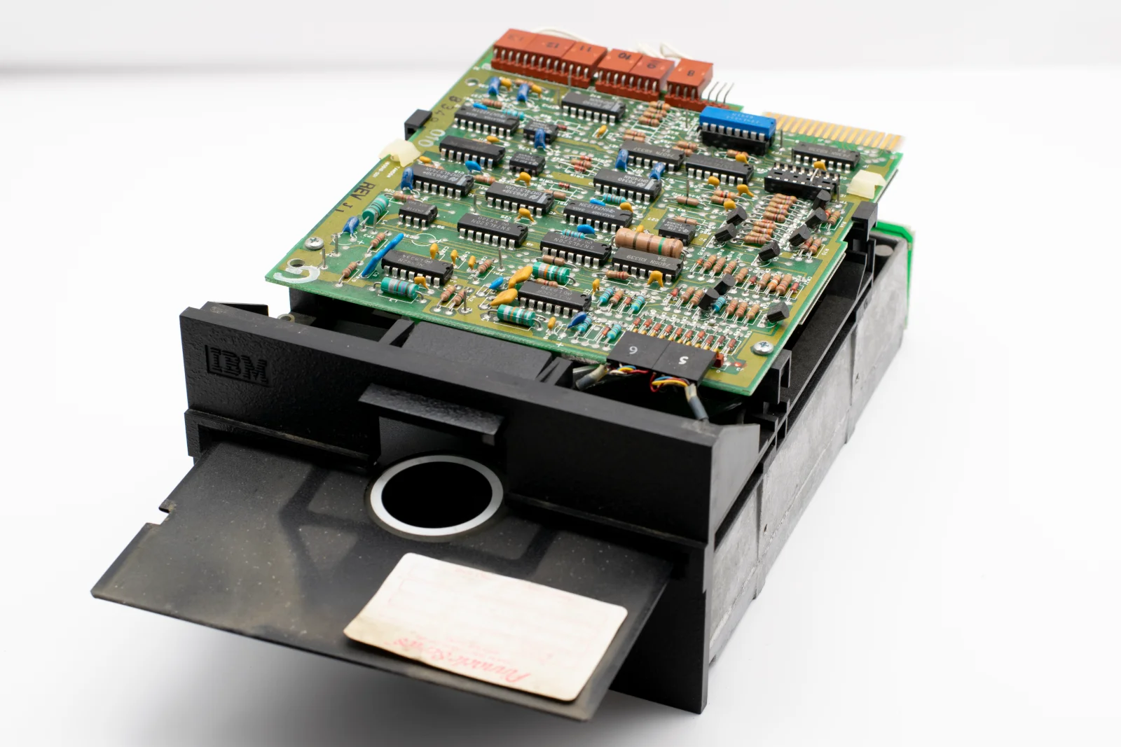 Close-up of IBM's sub-1 nanometer chip