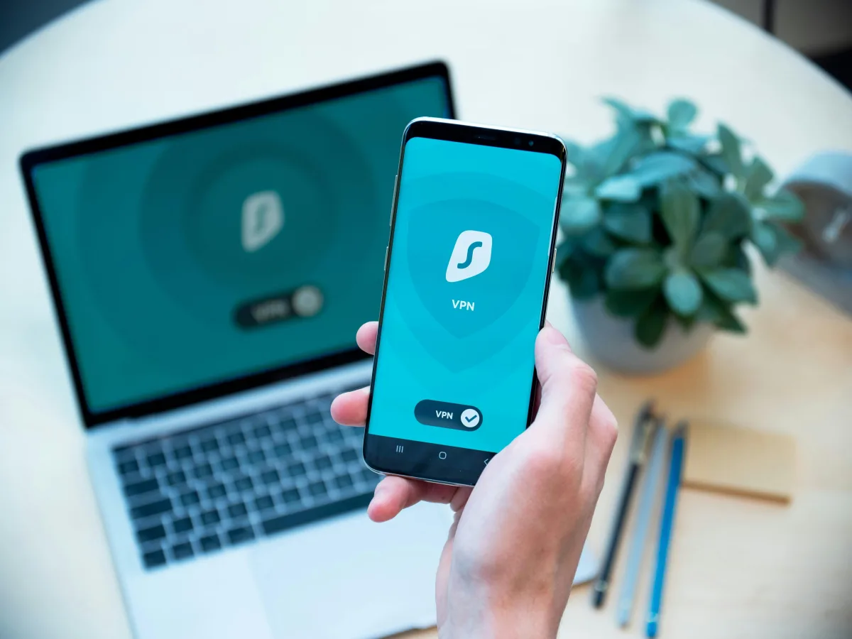 Tailscale and RustDesk integration diagram